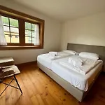 3 Bdr Terrace *